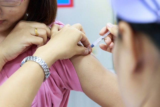 Vaccination for women in vaccine room