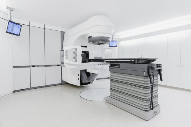 Medical linear accelerator in the therapeutic oncology