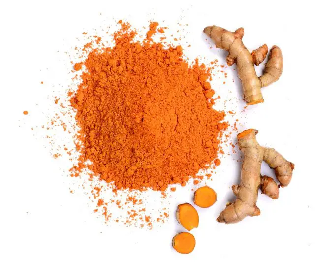 Turmeric roots and turmeric powder